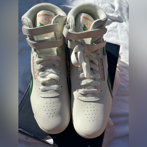 Reebok White and Green High-Top Sneakers - Picture 5 of 9